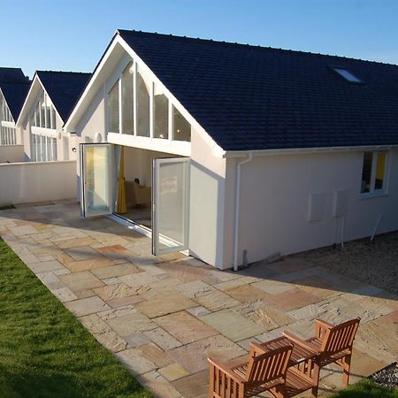 Beautiful, Modern Villa 5 Mins Walk From The Stunning Bay At Trearddur Holyhead Esterno foto