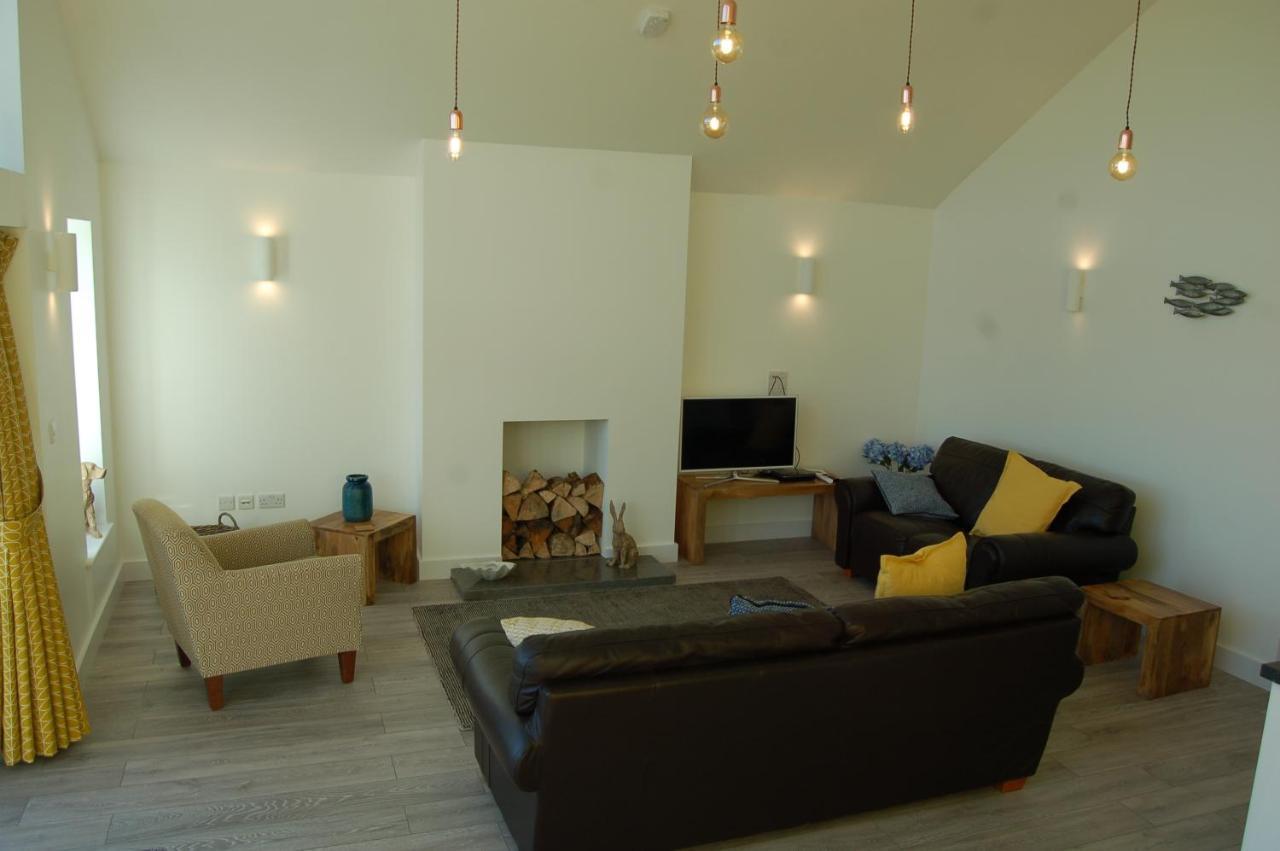 Beautiful, Modern Villa 5 Mins Walk From The Stunning Bay At Trearddur Holyhead Esterno foto